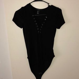 Small Forever 21 Black bodysuit🖤